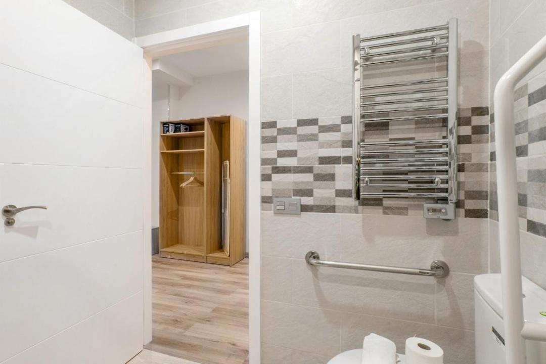 1 Bedroom 1 Bathroom Furnished - Justicia - Cozy - Mintystay Madrid Extérieur photo